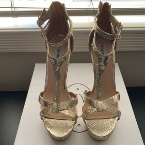 Steve Madden gold platform heels size 8
